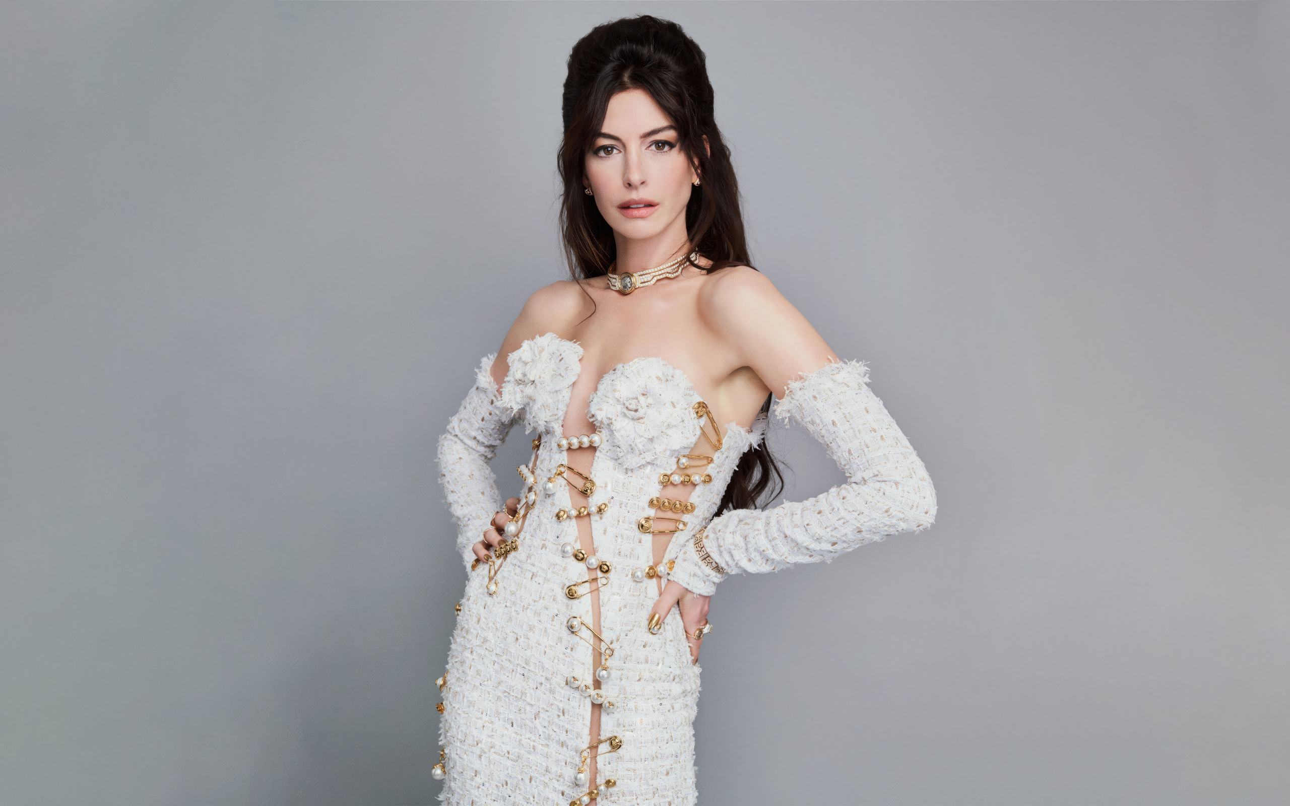 Стильная популярная актриса Энн Хэтэуэй