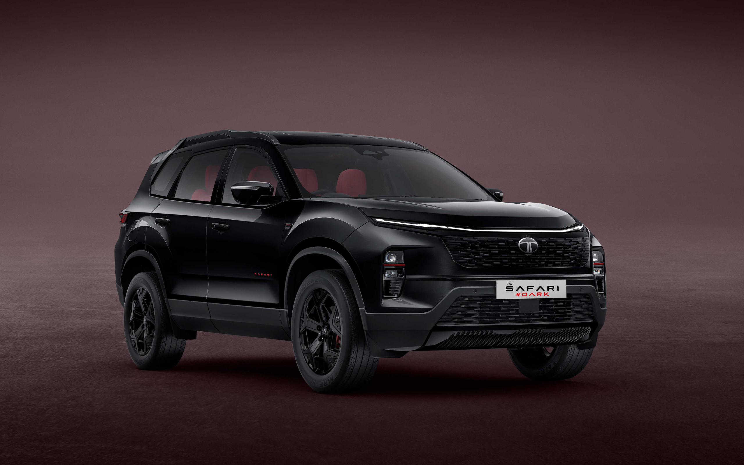 Черный внедорожник Tata Safari DARK Concept 2024 года