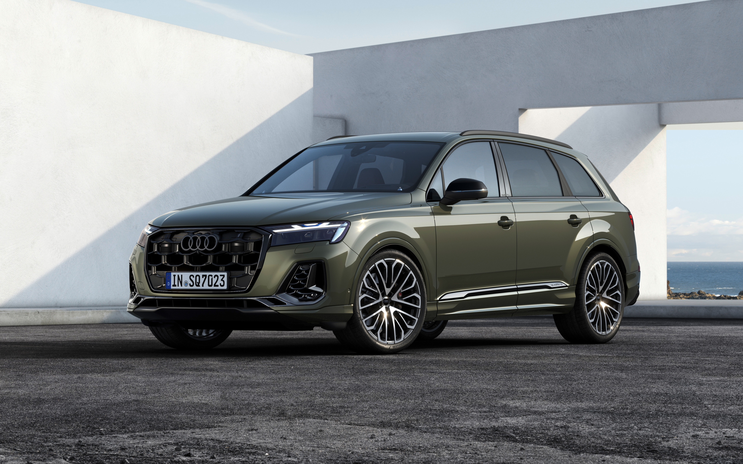 Автомобиль Audi SQ7 TFSI 2024 года