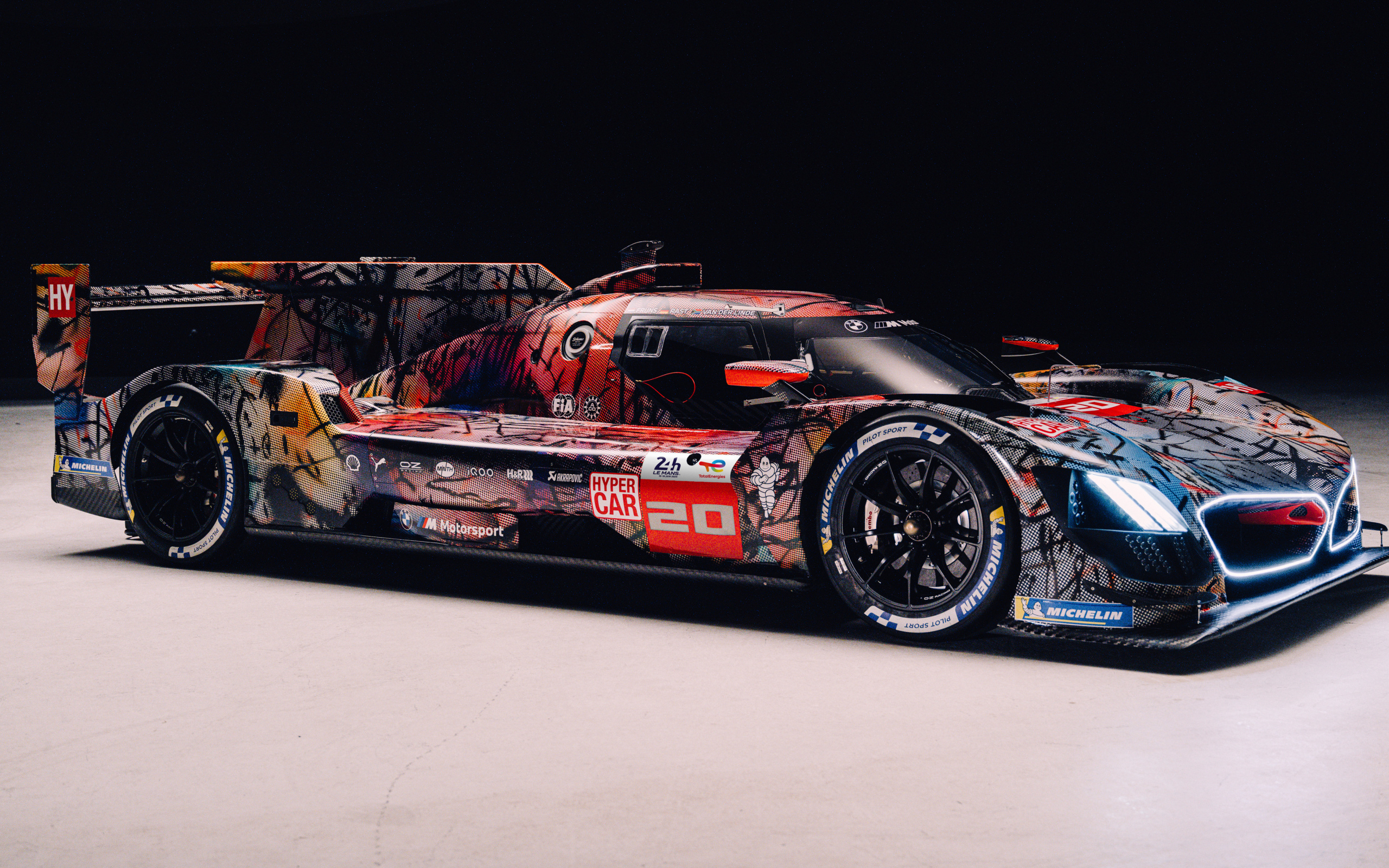 Гоночный автомобиль BMW Art Car By Julie Mehretu