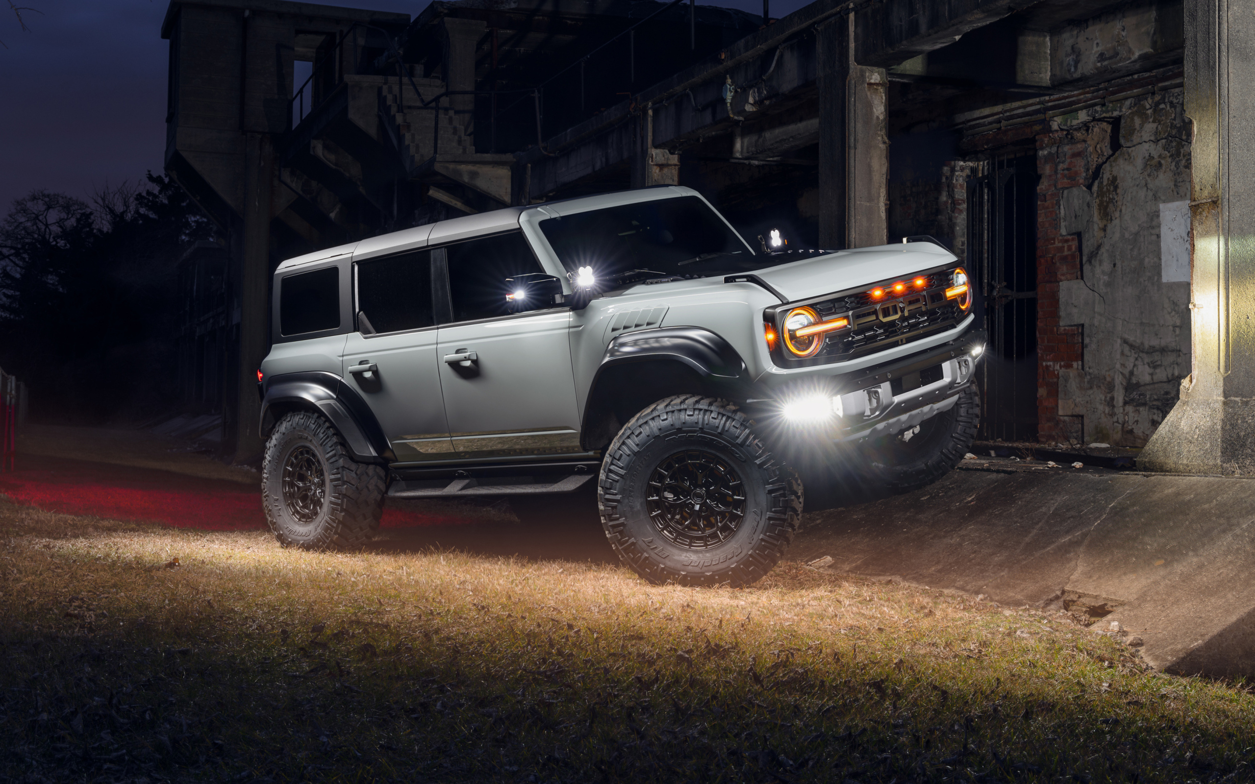 Автомобиль Ford Bronco Raptor