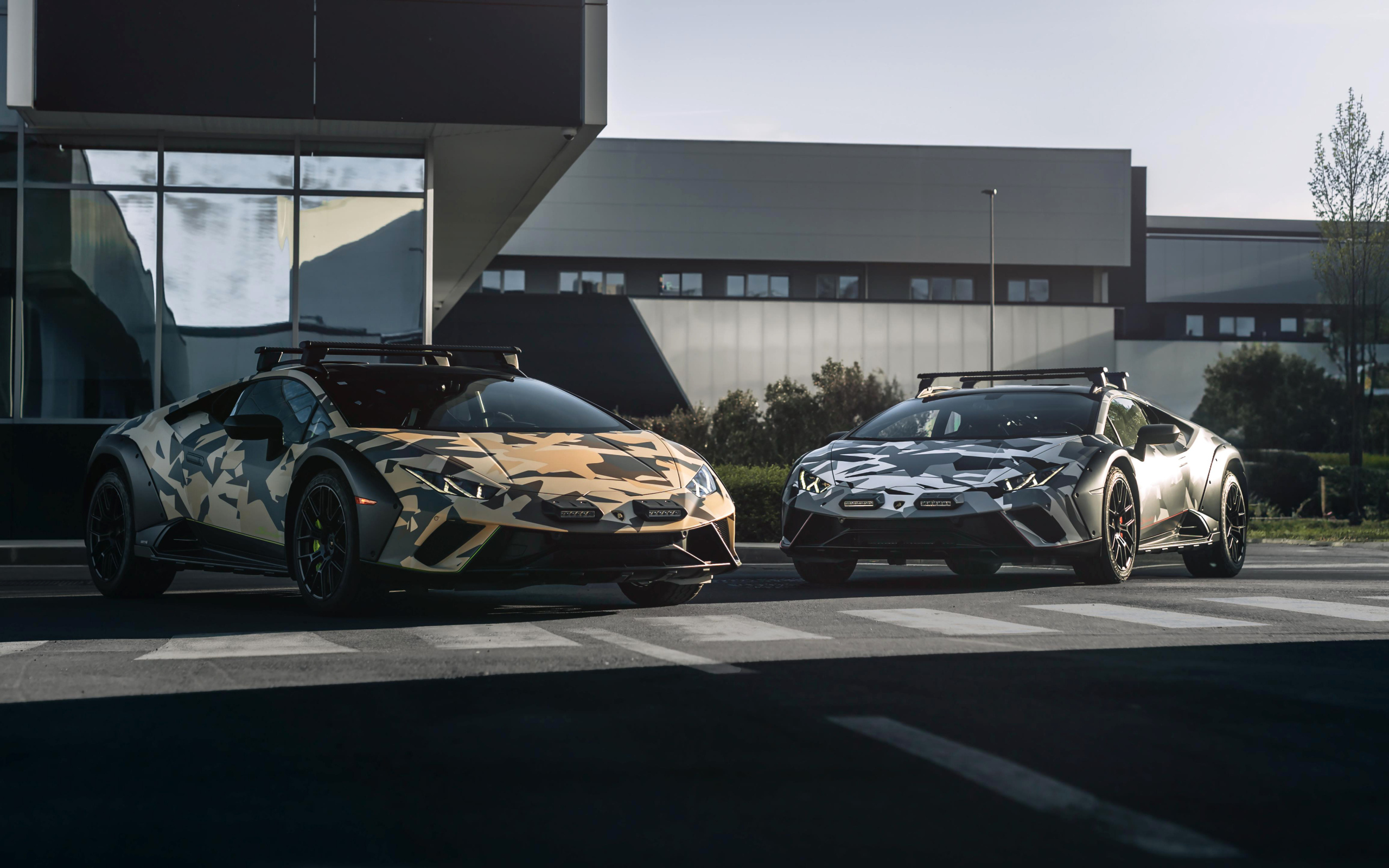 Два автомобиля Lamborghini Huracán Sterrato All-Terrain Ad Personam 2024  года