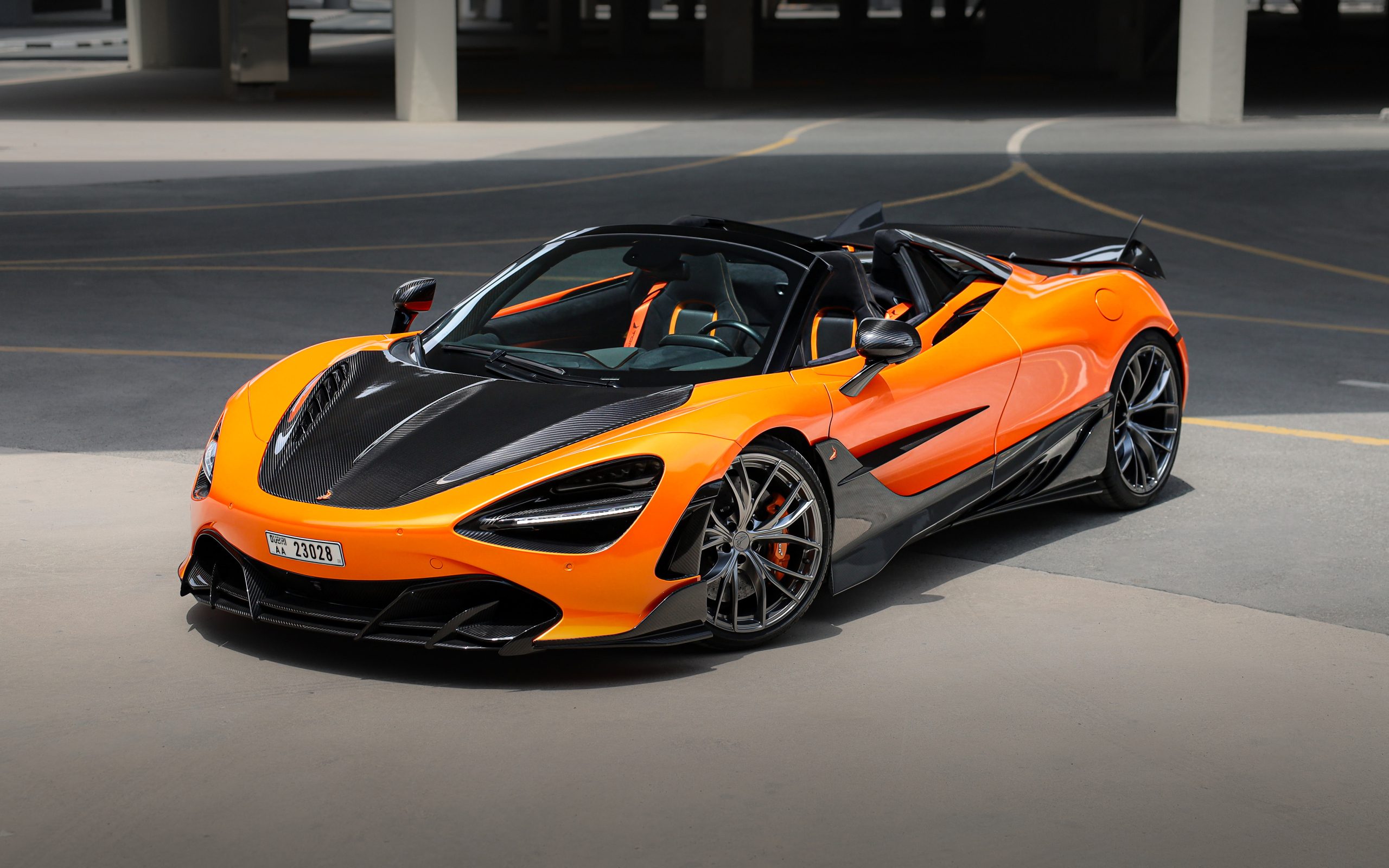 Оранжевый автомобиль TopCar McLaren 720S Spider Fury