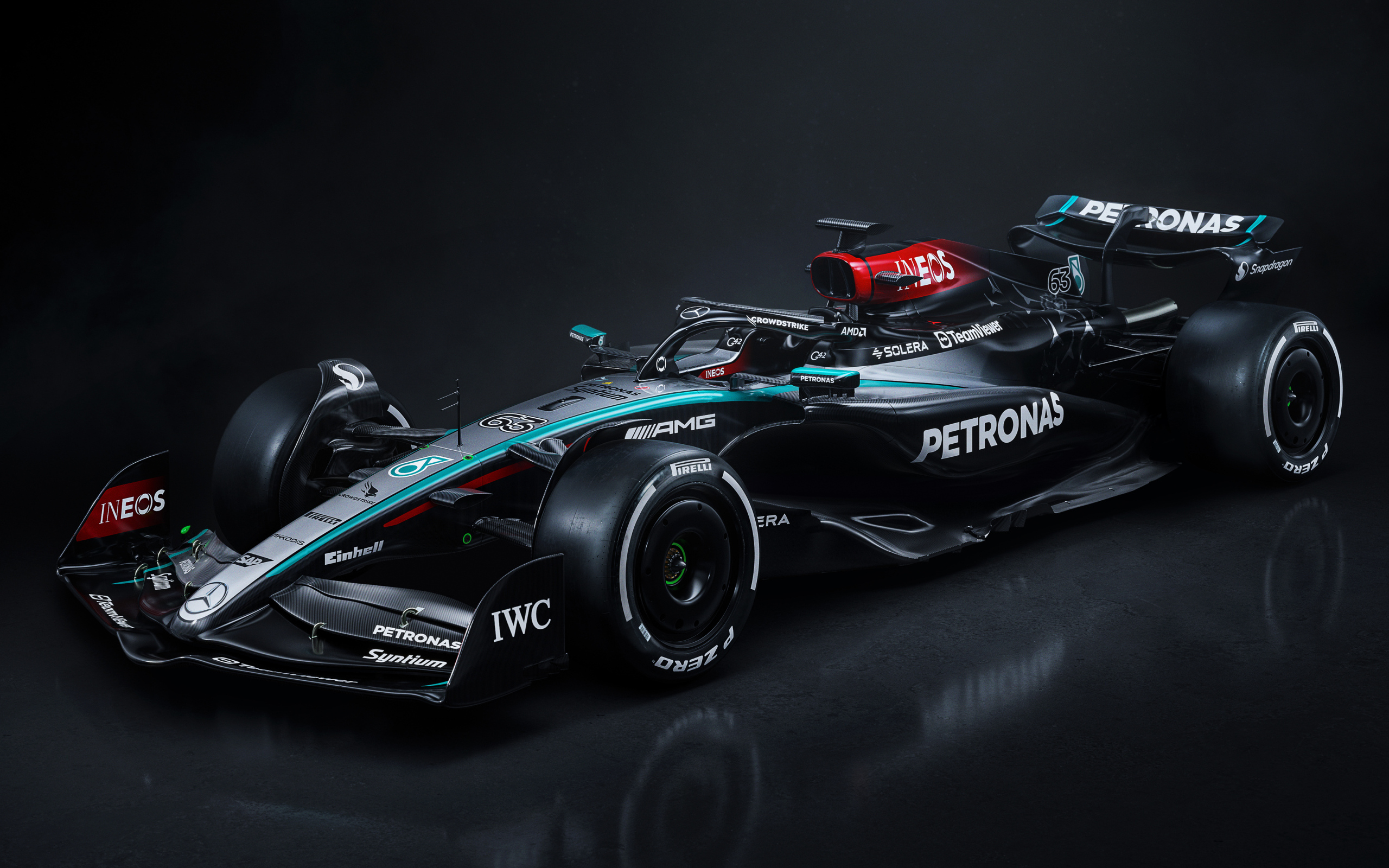Дорогой гоночный автомобиль Mercedes-AMG F1 W15 E Performance 2024 года