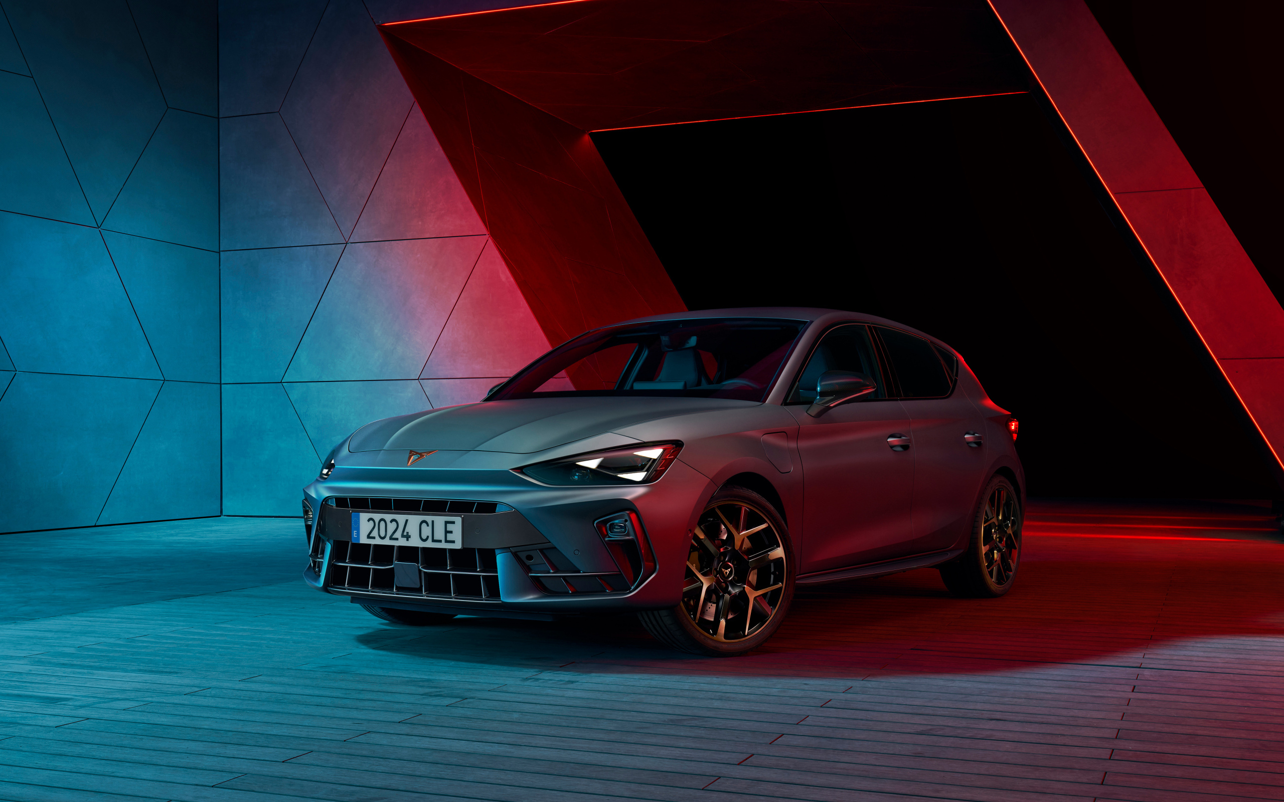 Автомобиль Cupra Leon EHybrid 2024 года