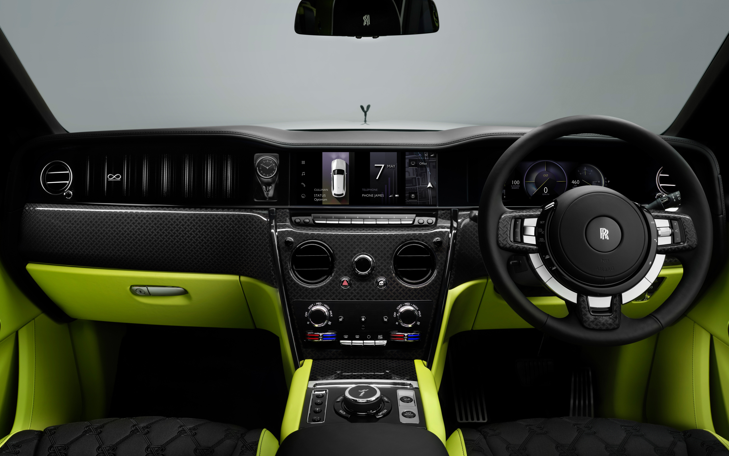 Салон автомобиля Rolls-Royce Black Badge Cullinan Series II