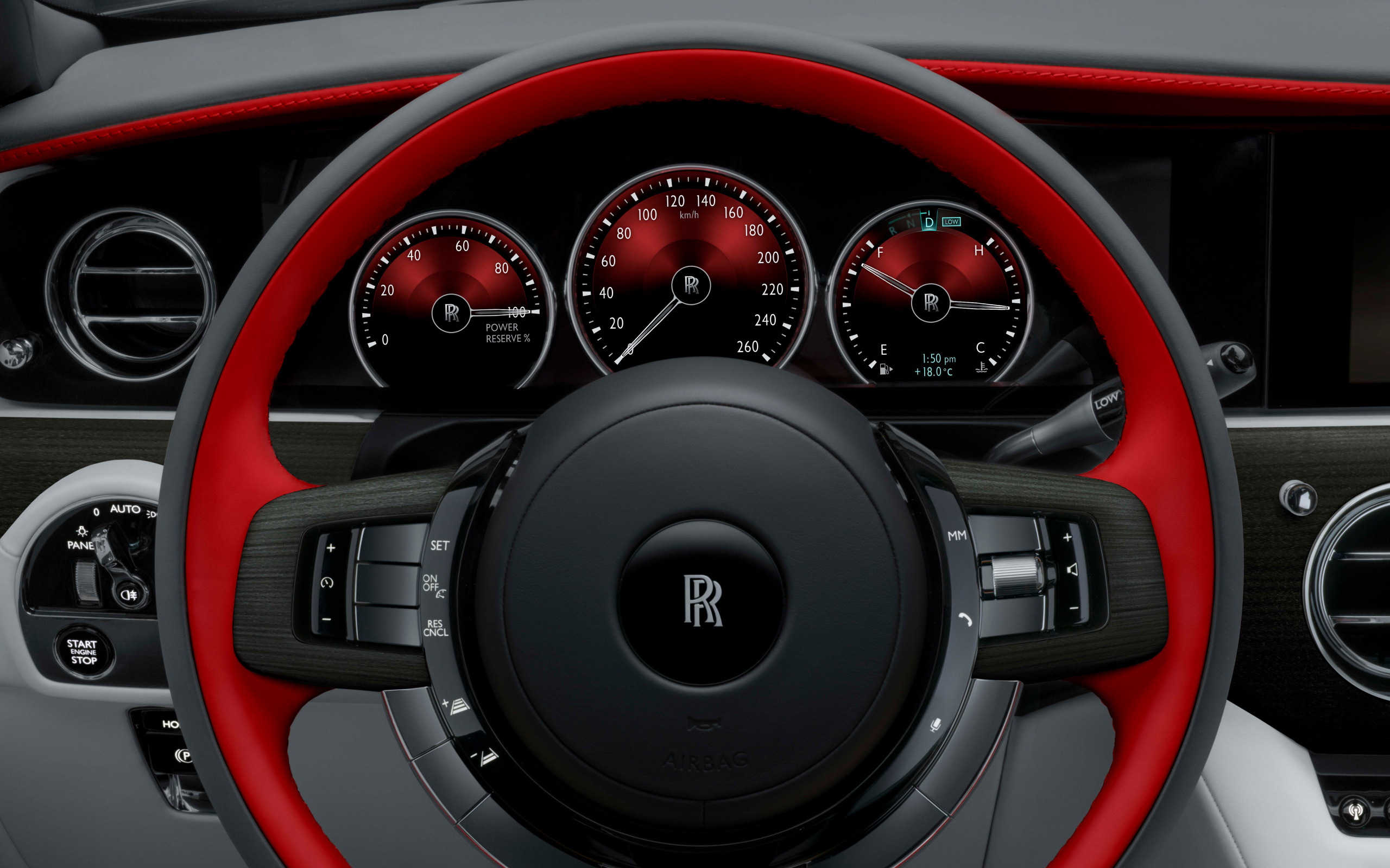 Большой кожаный руль автомобиля Rolls-Royce Ghost Prism