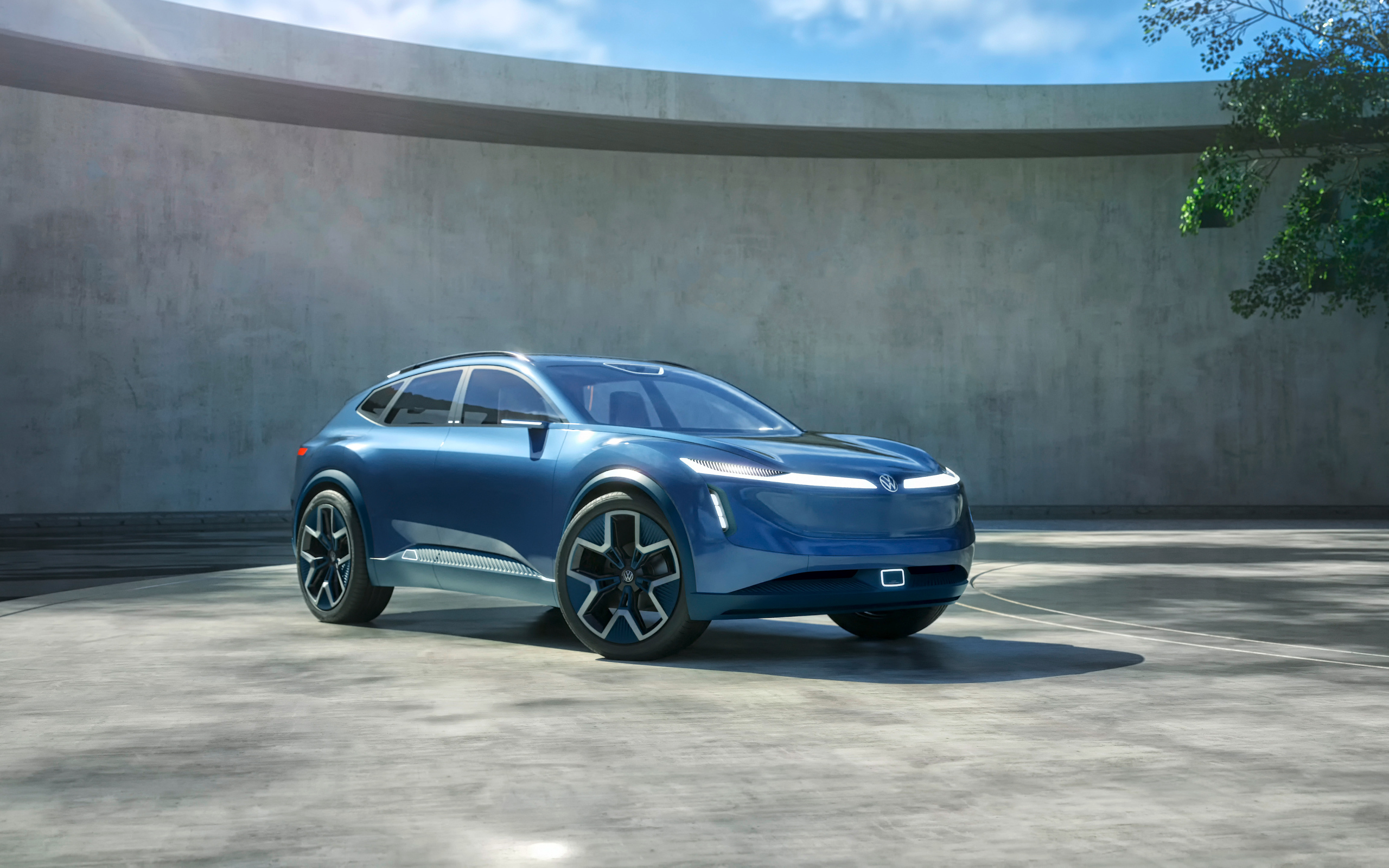 Автомобиль Volkswagen ID. Code 2024 года у стены