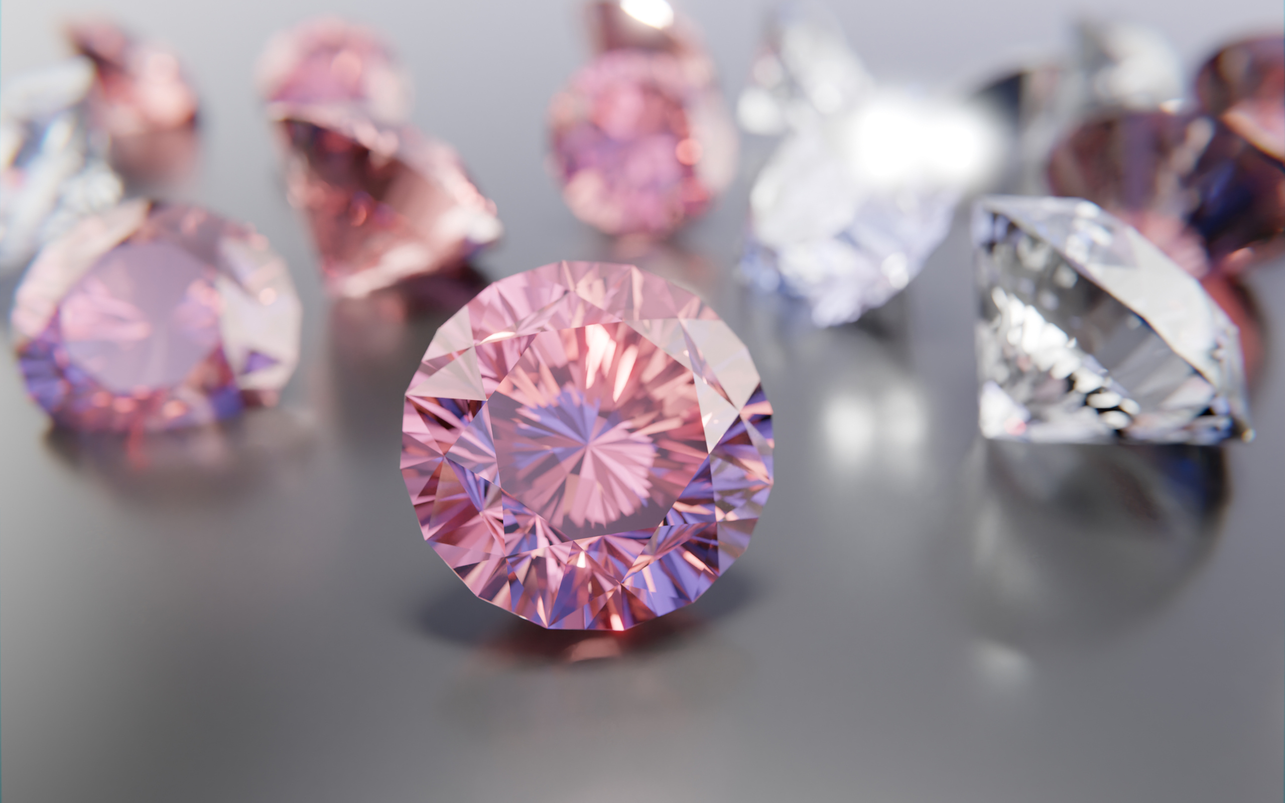 Бриллианты на сером фоне крупным планом