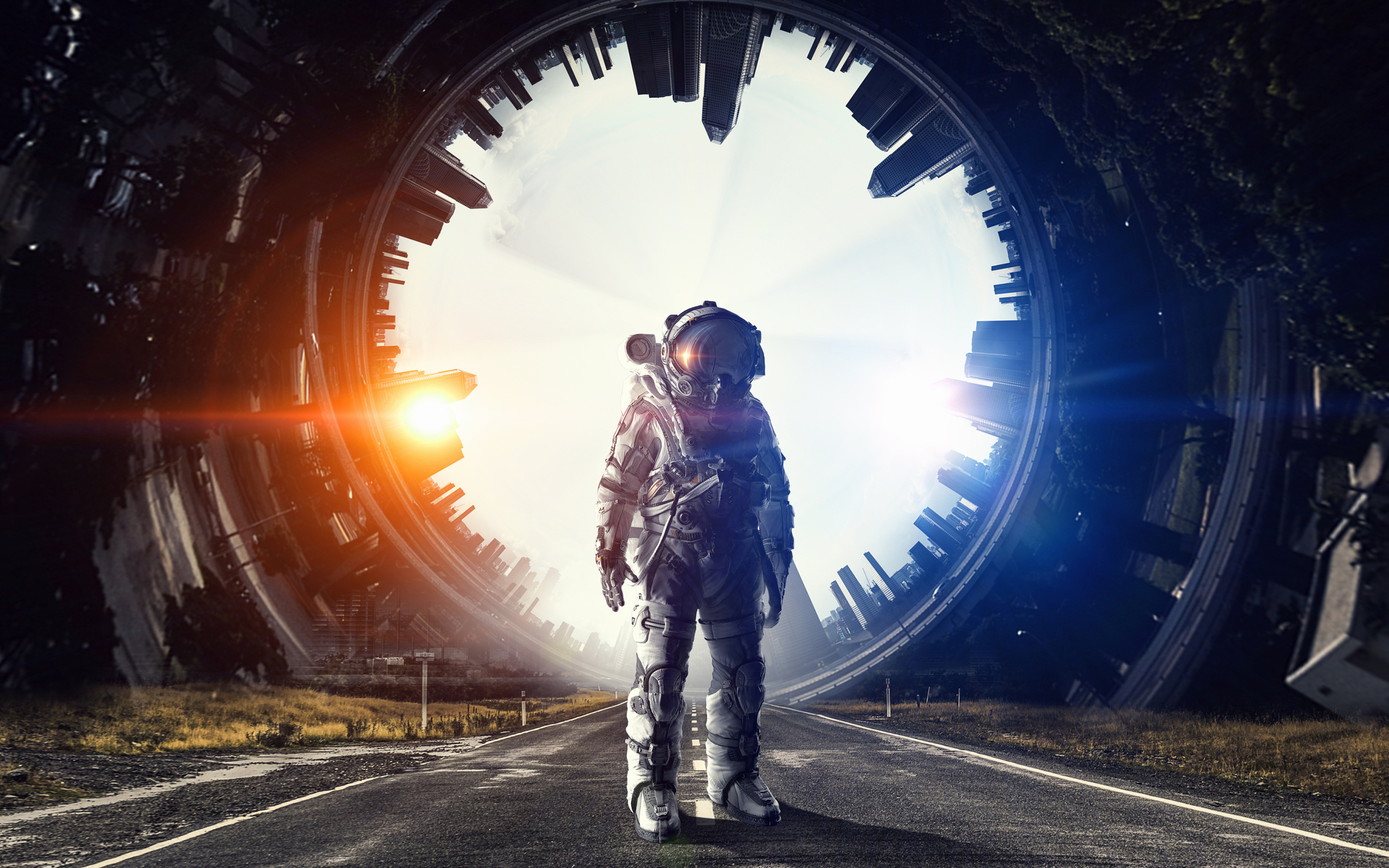 Мужчина астронавт с космическим кораблем на дороге