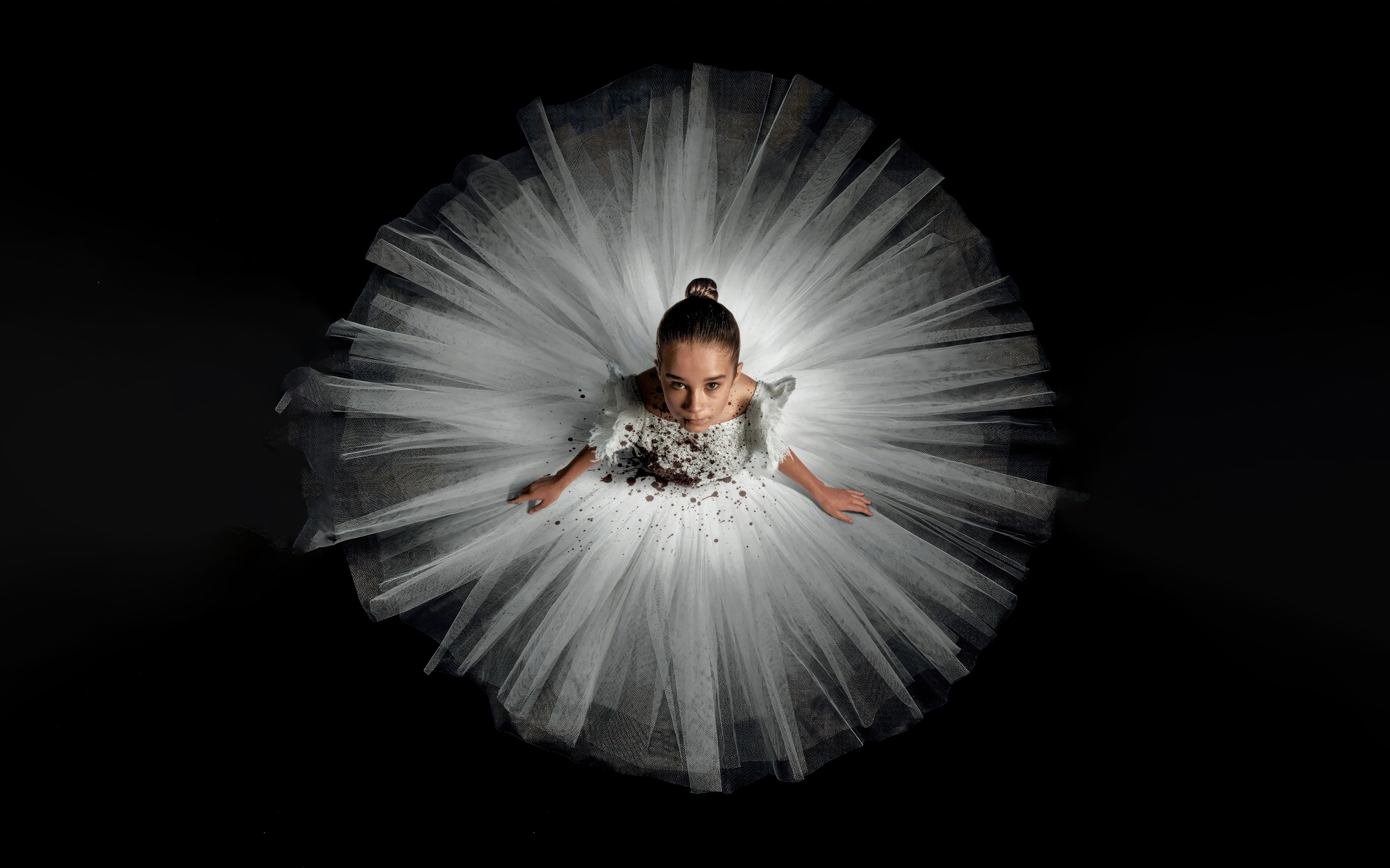 Постер фильма ужасов Эбигейл