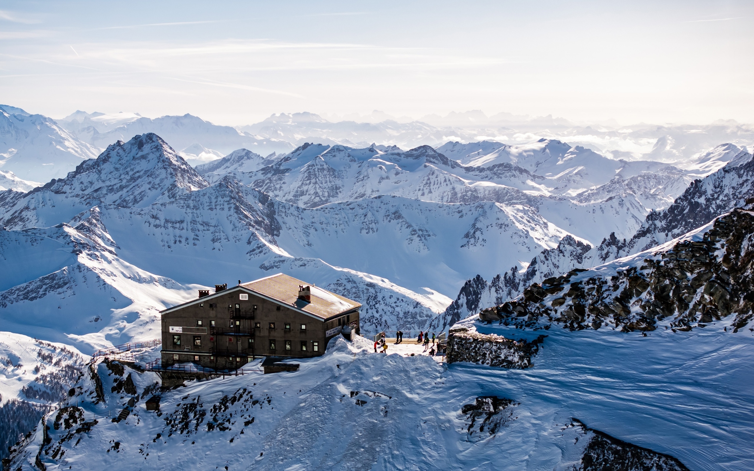 Большой ледник Курмайор в снегу, Италия
