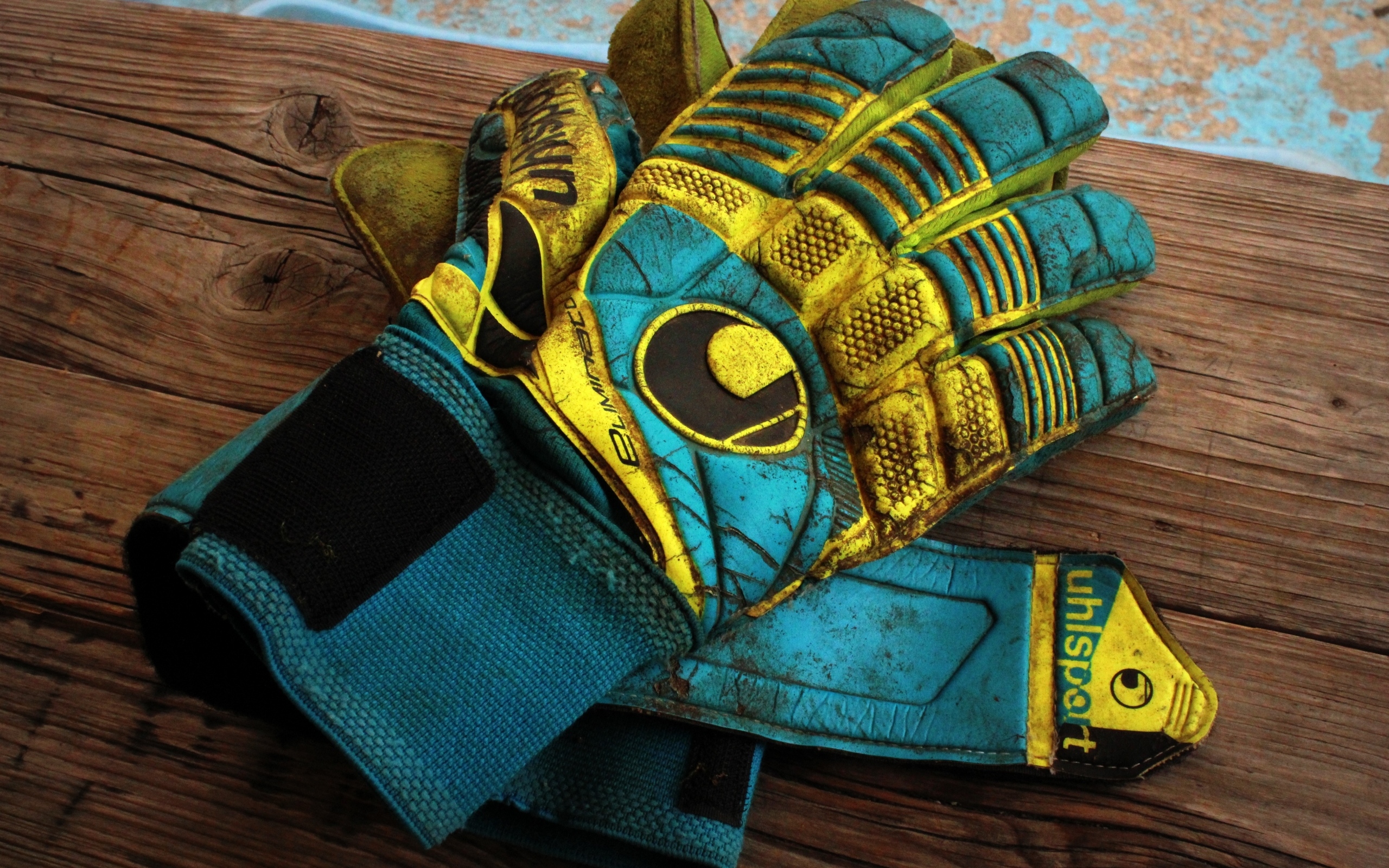 Перчатки вратаря