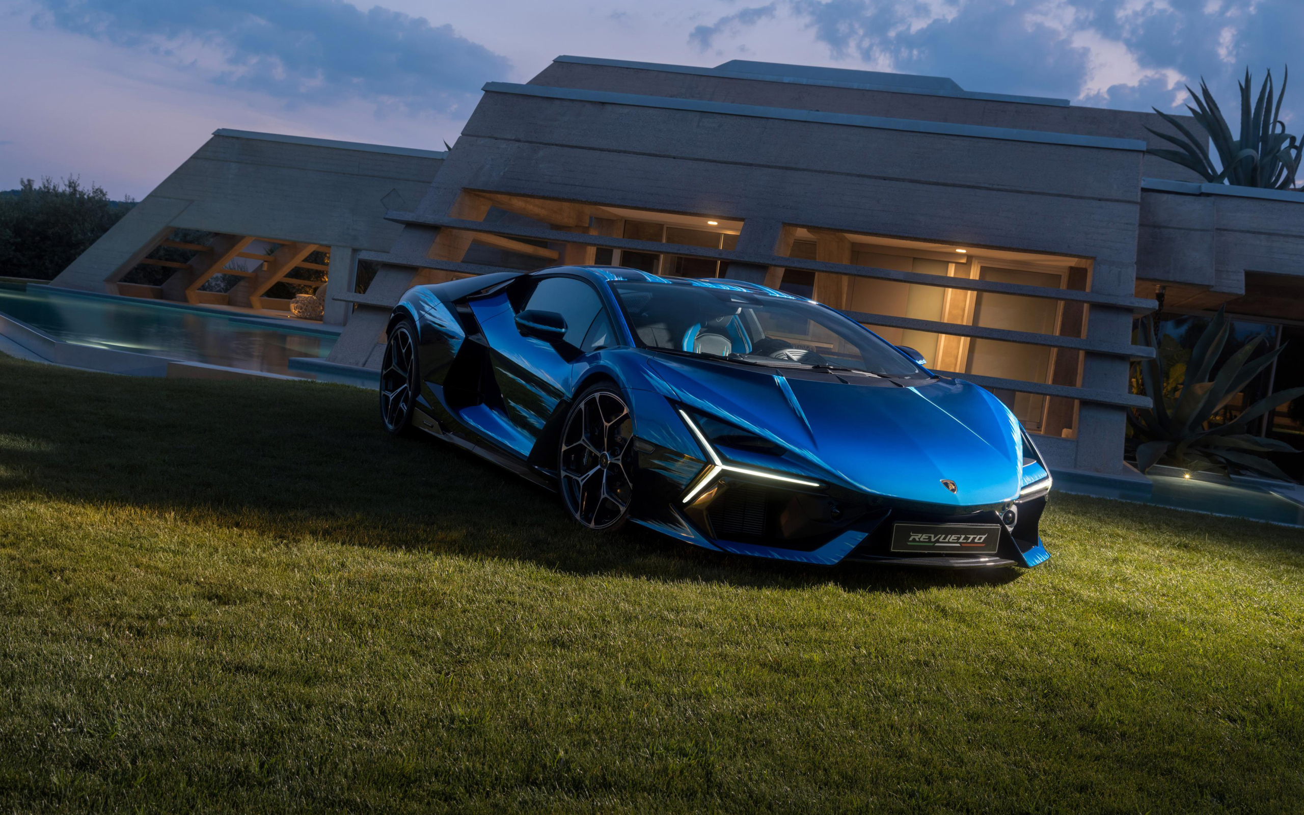 Быстрый дорогой автомобиль Lamborghini Revuelto Opera Unica 2024 года