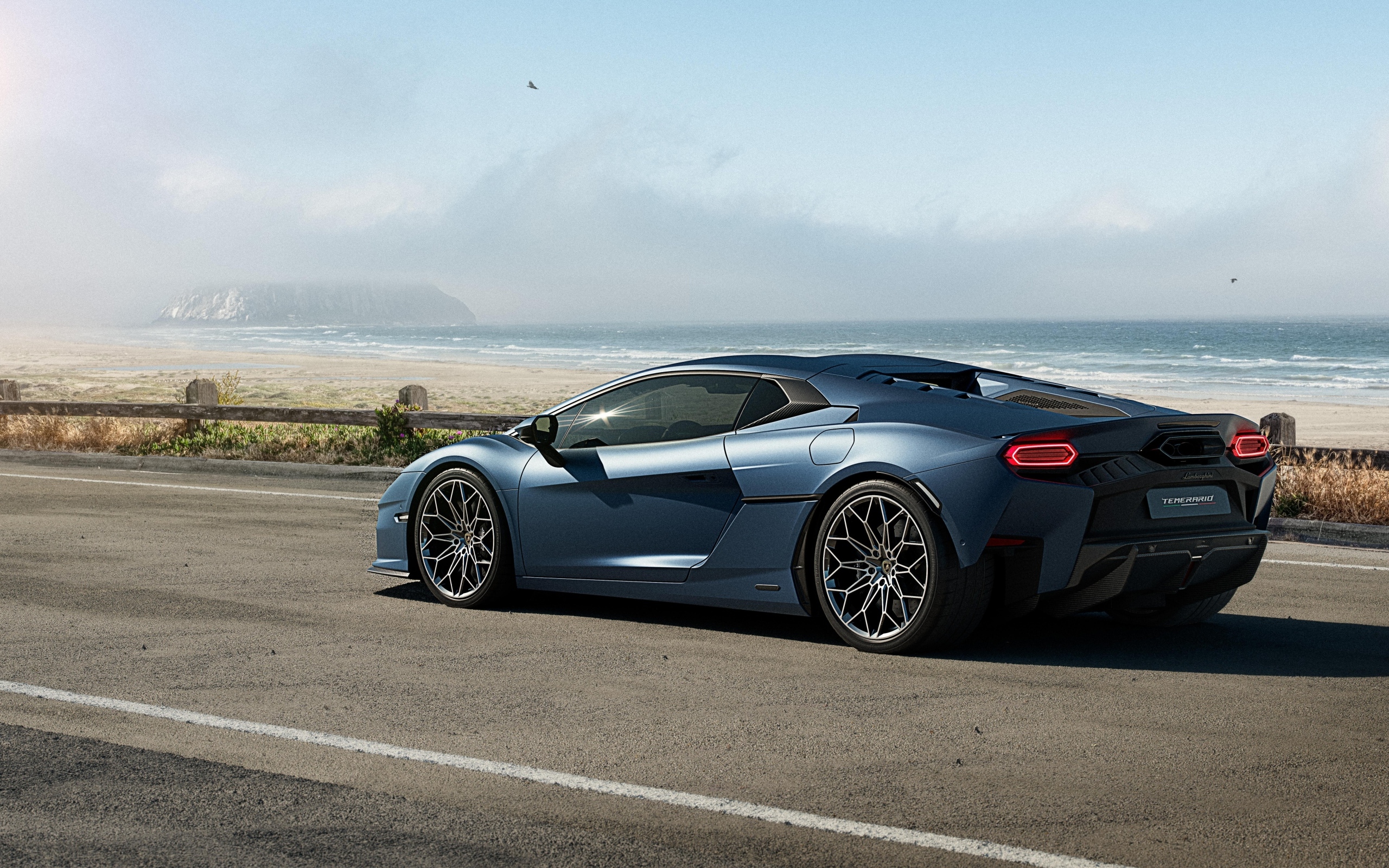 Вид сбоку на спортивный автомобиль Lamborghini Temerario Super