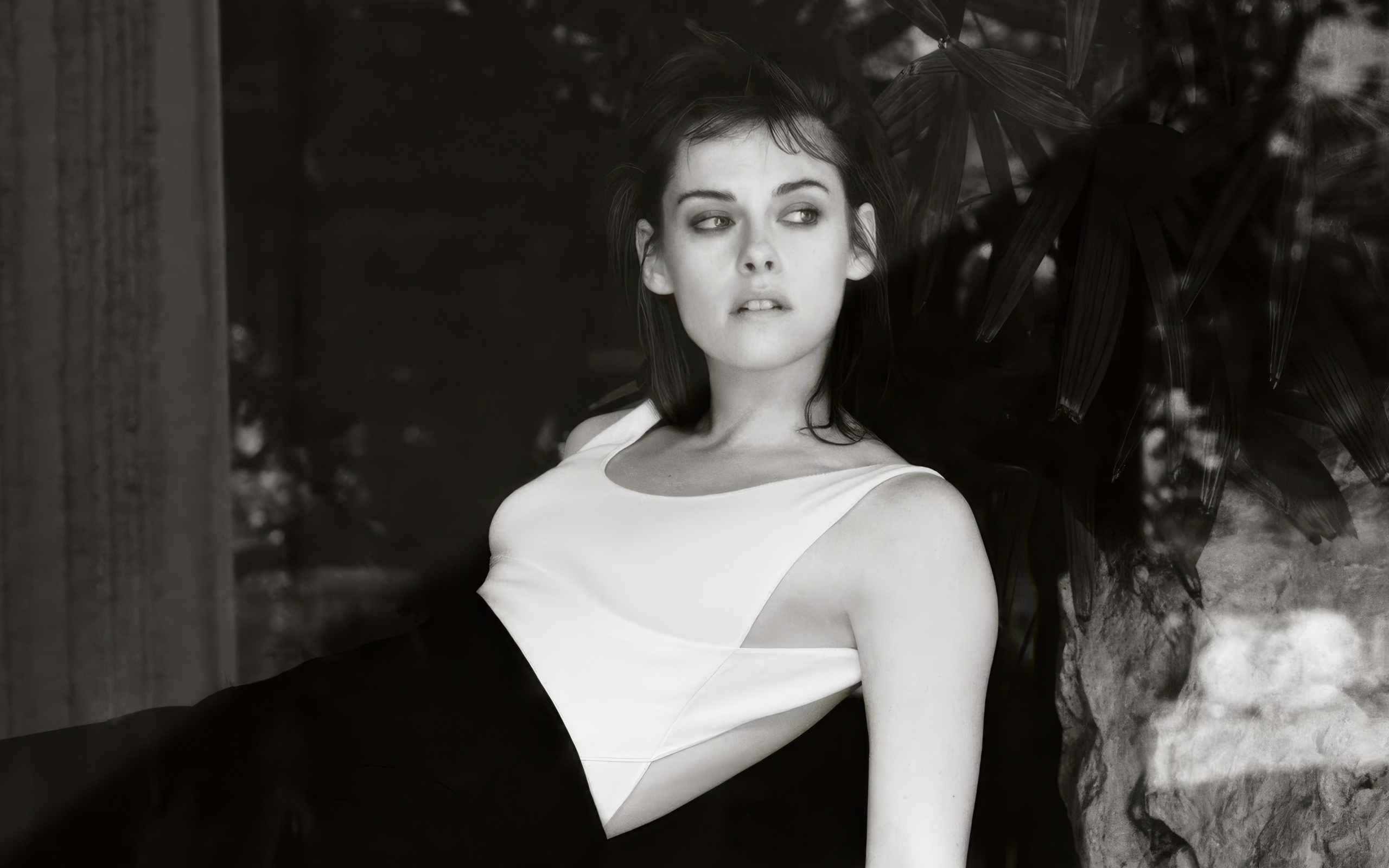 Черно-белое фото американской актрисы Кристен Стюарт