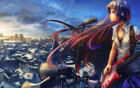 Играя на гитаре