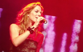 Kati Wolf, Венгрия