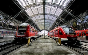 Поезда на станции