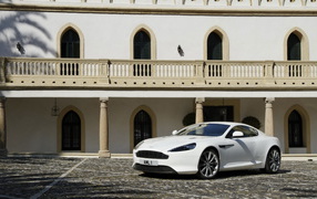 Aston Martin Stratus