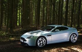 Aston Martin V12 Vantage