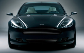Aston Martin вид спереди