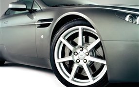 Aston Martin V8 Vantage