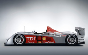 Болид Audi R10 TDI