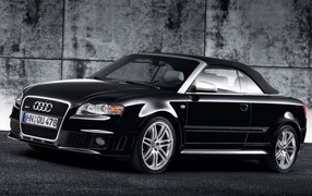 RS4 черный автомобиль