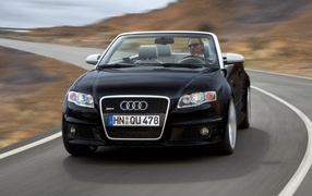 Автомашина Audi RS4 кабриолет
