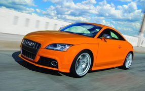 Audi TT-S orange
