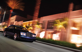 Синий Bentley Azure