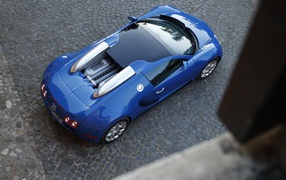 Спортивный синий Bugatti