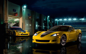 желтый Chevrolet-Corvette-Z06