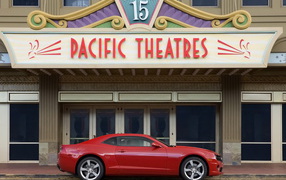 Красный Шевроле Камаро