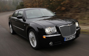 мощный Крайслер 300С