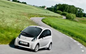 Ситроен C-Zero за городом