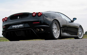 Черный Ferrari