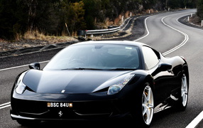 черная Феррари 458