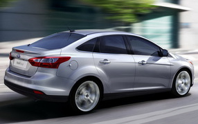 Форд Фокус Седан в движении 2011