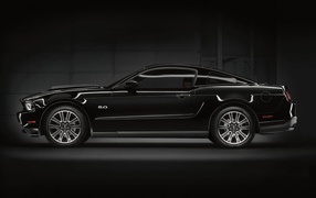 Мощный Mustang GT 5.0