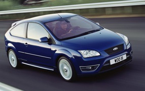 Синий Ford Focus