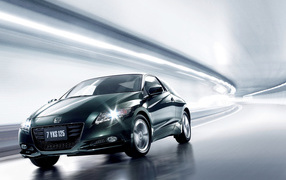 Honda CR-Z в туннеле