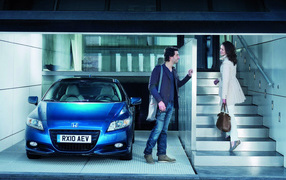 Хонда СR-Z в гараже