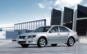 Хендай Соната на паркинге