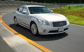 Infiniti-M35h