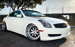 Infiniti G35