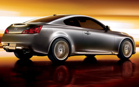 Респектный автомобиль Infiniti G37