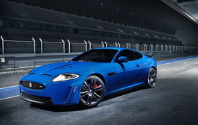 Jaguar-XKR-S