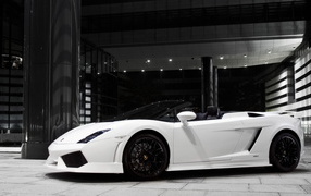 Ламборджини Галардо GT 600 в белом цвете